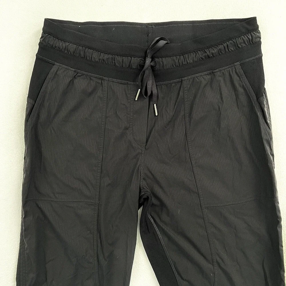Lululemon Women Solid Black Dance Studio Mid-Rise Crop 25